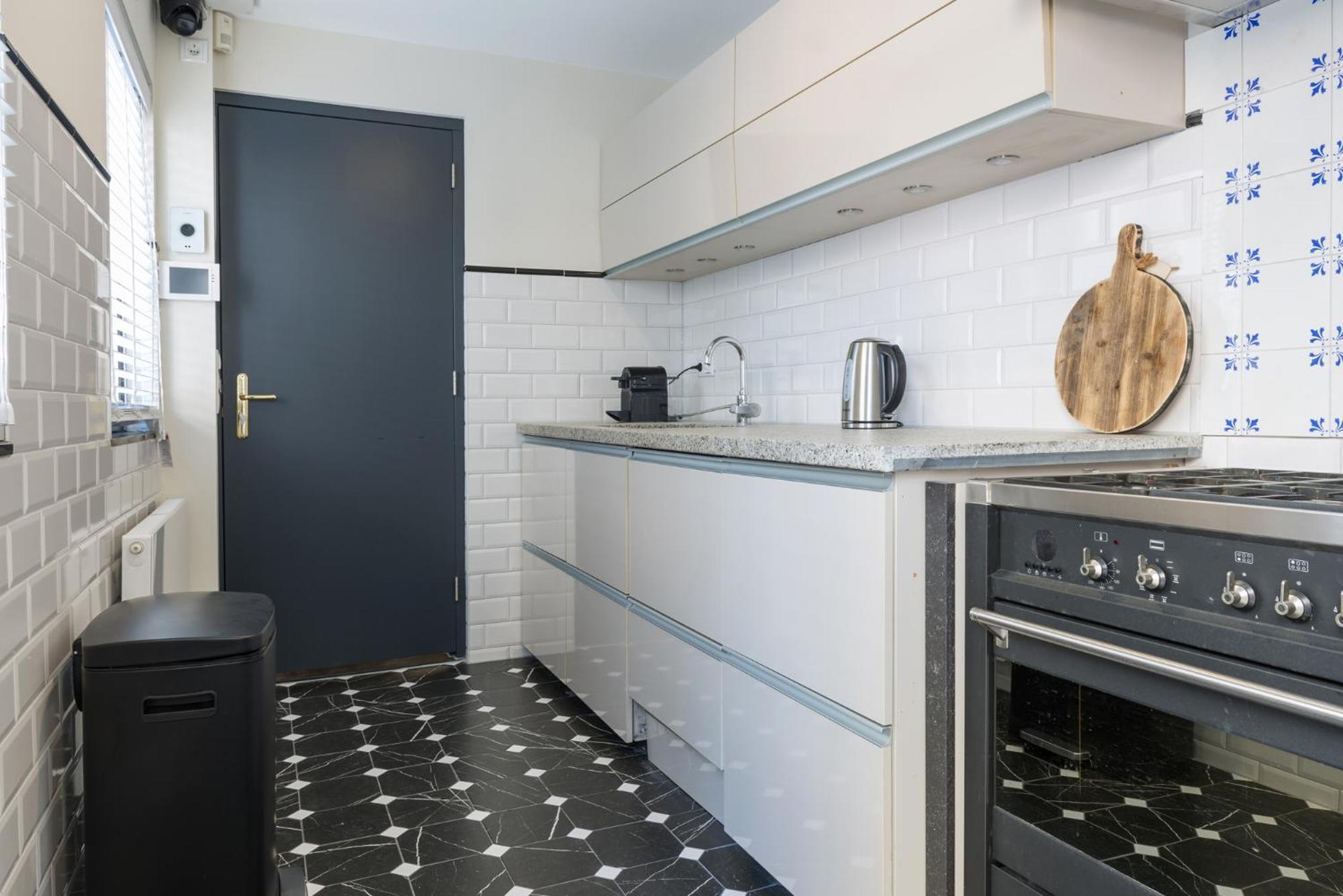 Petite Room With Wifi, Ac, And Shared Kitchen Tilbourg Extérieur photo
